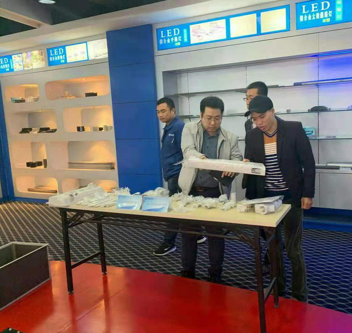 天津大學導師莅臨我廠進行學術交流