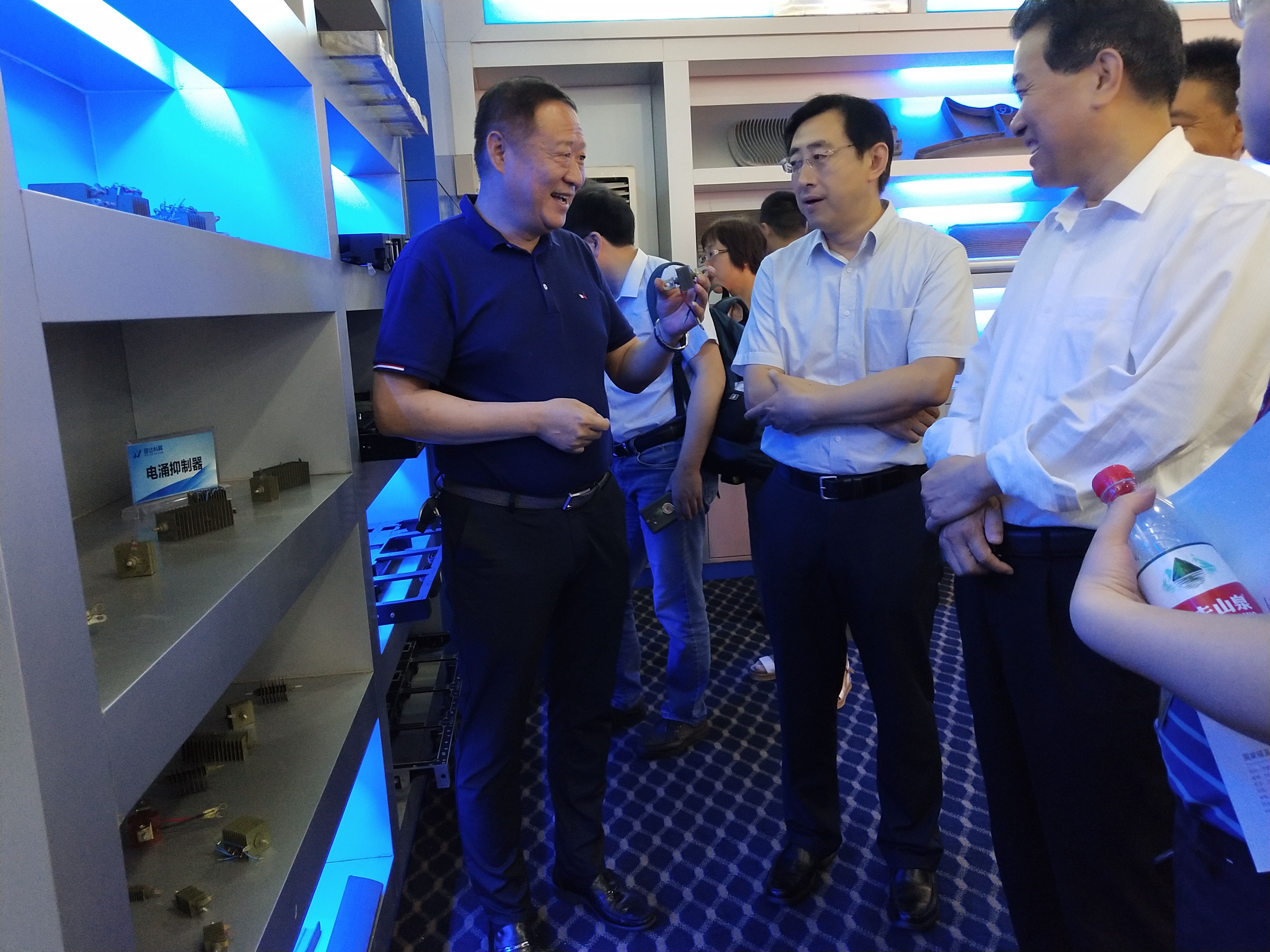 镁业专家在行业会后到我司参观