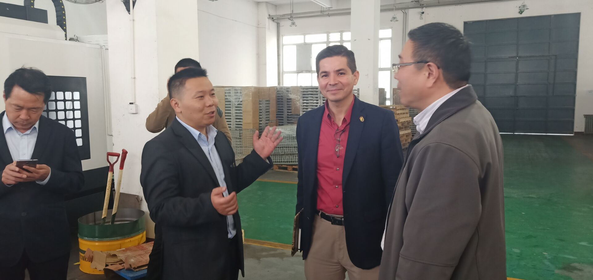 墨西哥工业发展部执行部长阿奴尔夫·马丁内斯来我公司进行考察
